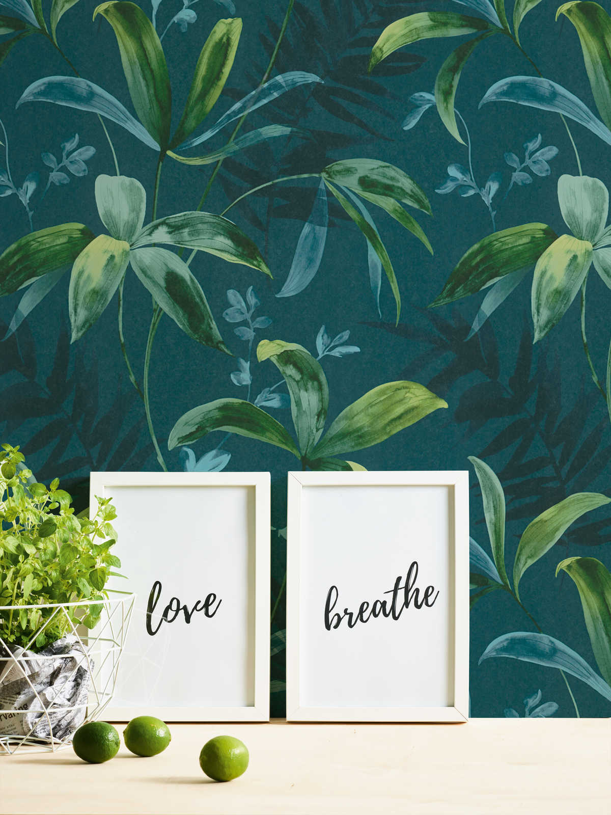 Jungle Chic - Trendy Tropics botanical wallpaper AS Creation    